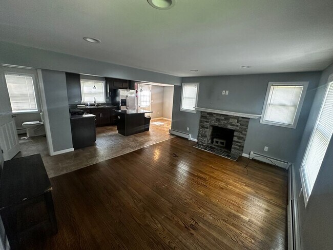 Photo - 84 Ambrose St