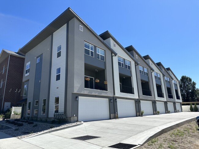 Photo - The Savvy Six Unit 3 Bedroom 4