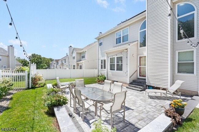 3 Delaney Ct