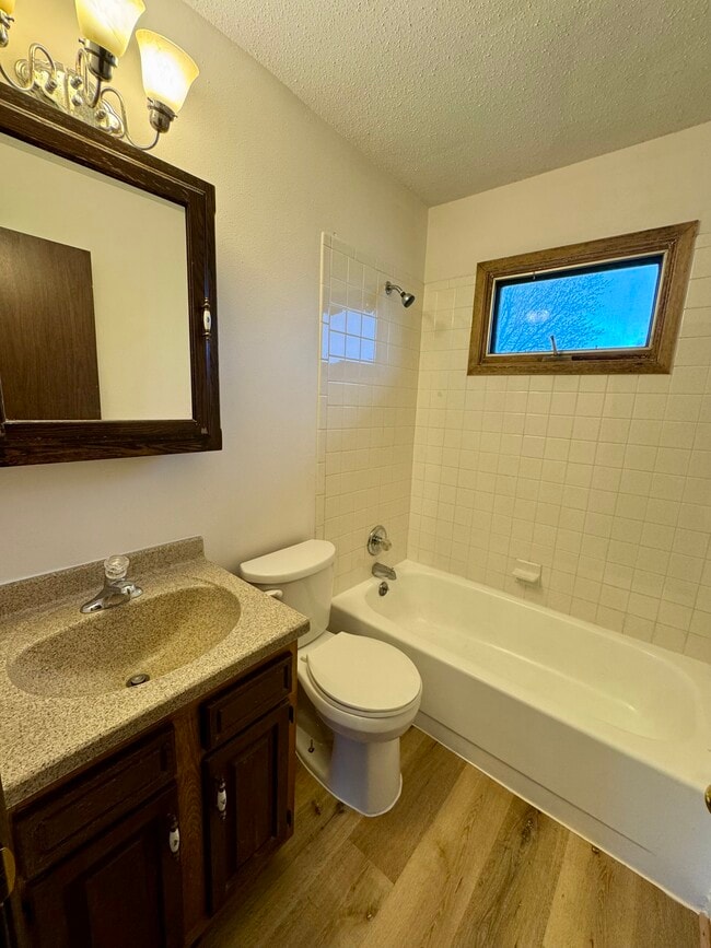 Photo - 5556 N Thornwood Ave