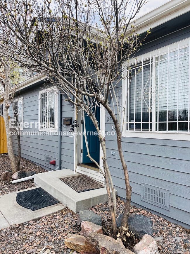 Photo - 2107 S Acoma St