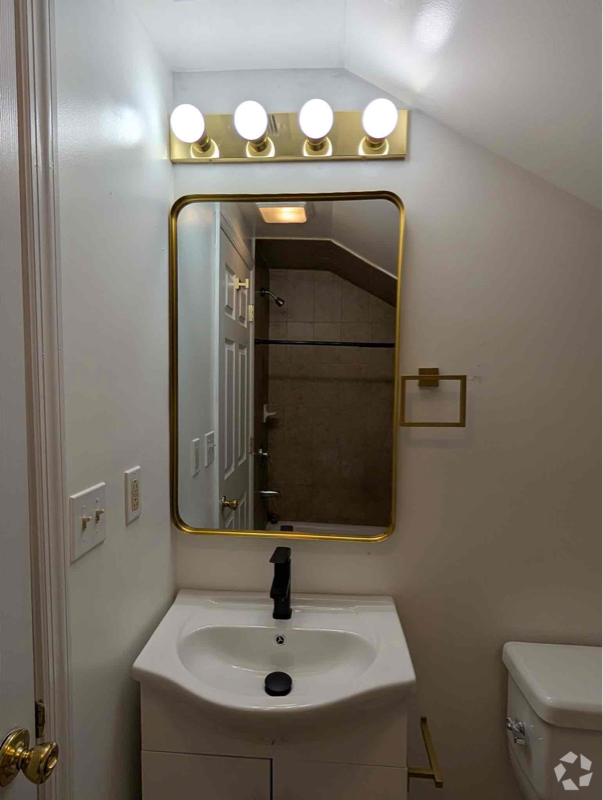 Building Photo - 224 S 7th St Unit 3 Rental