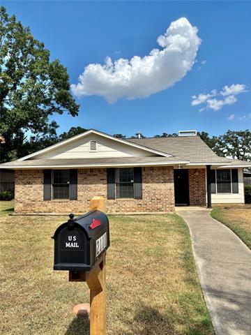 Building Photo - 2111 Wisteria St Rental