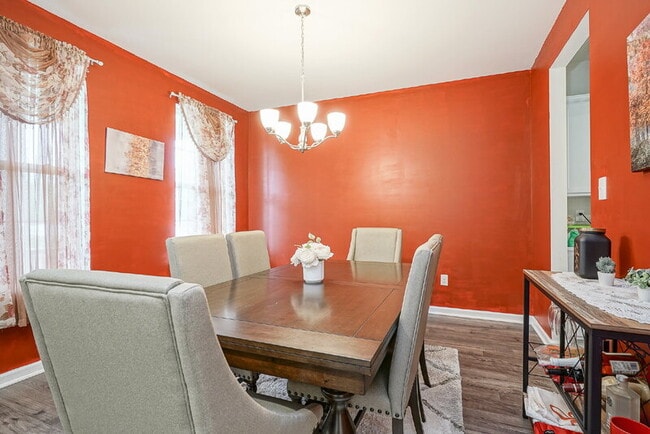 Photo - 32 Westmont Dr