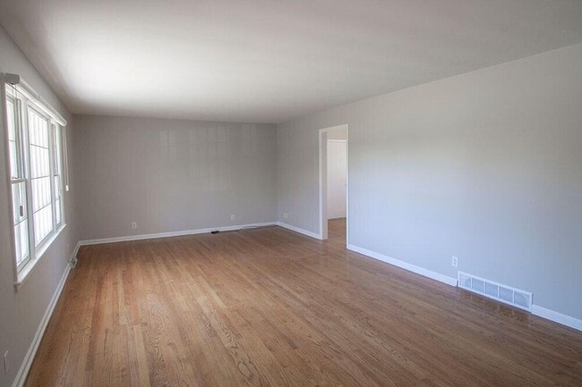 Photo - 2207 Bushnell Dr