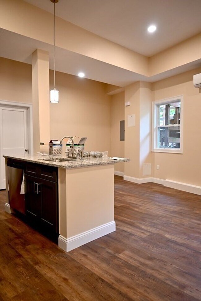 Photo - 149 Washington St Unit 3