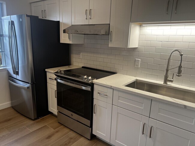 609 NE 6th Ct Unit B