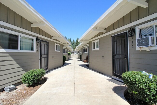 Photo - 18245 E Burnside St Apartment Unit 110