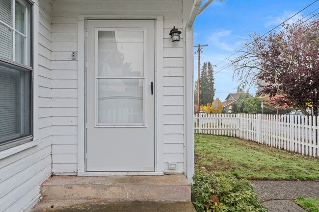 Photo - 1612 E 29th St