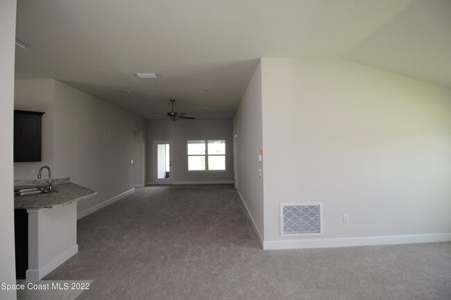 Photo - 616 Kylar Dr NW