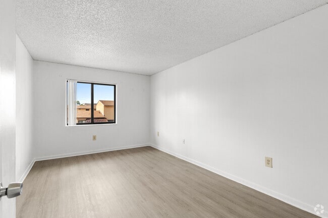3BR, 2BA - 963SF - Bedroom