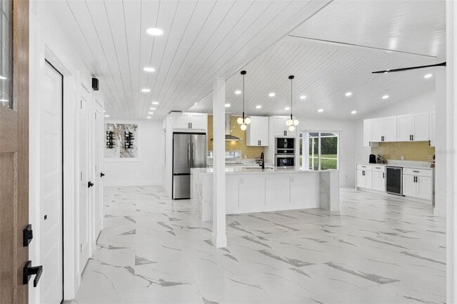 5424 Loma Vista Dr E