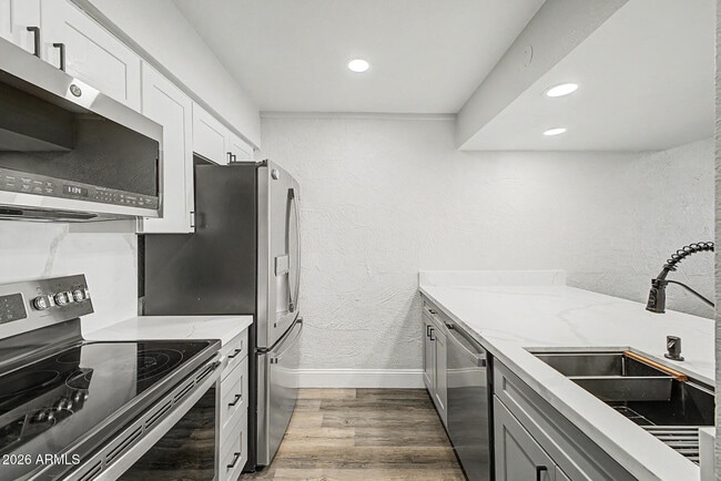 Photo - 3314 N 68th St Unidad 211