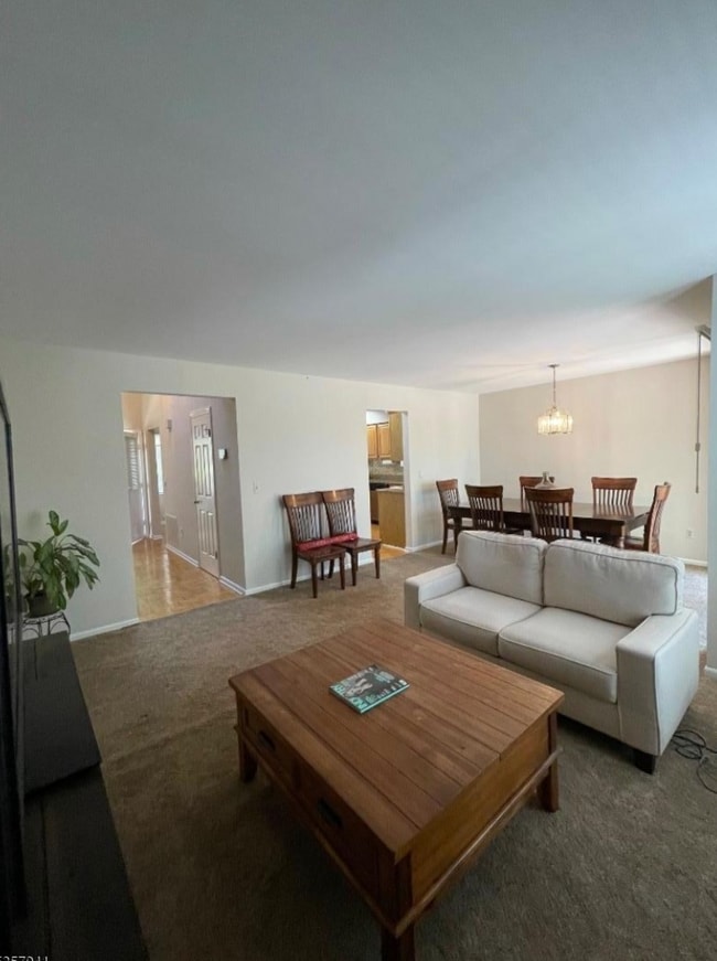 Photo - 7 Dorset Ln