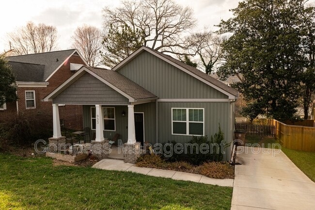 Photo - 933 E Churchwell Ave