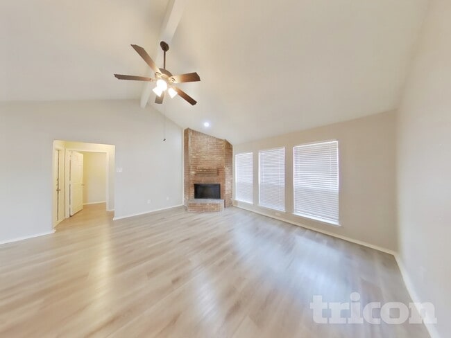 Photo - 907 Ponds Ct