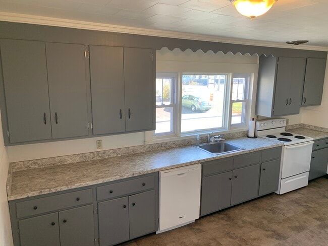 Kitchen - 88 Roxbury St Unit Apt 1