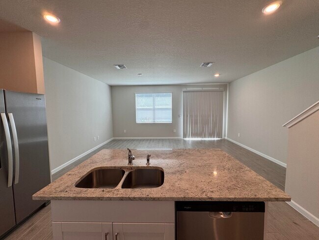 Photo - 496 Salisbury Cir