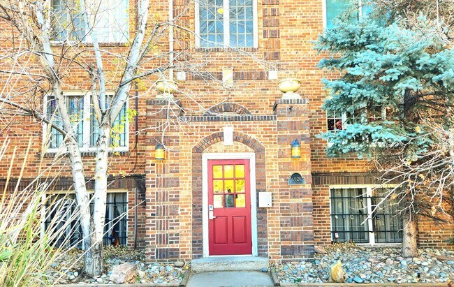 Building Photo - LOCATION LOCATION!!  Remodeled, partially ...