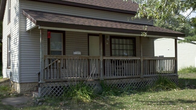 Photo - 470 Ferry St