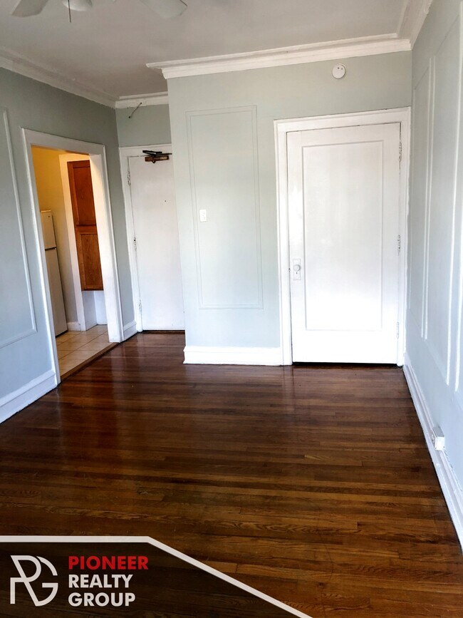 Photo - 1164 N Dearborn St