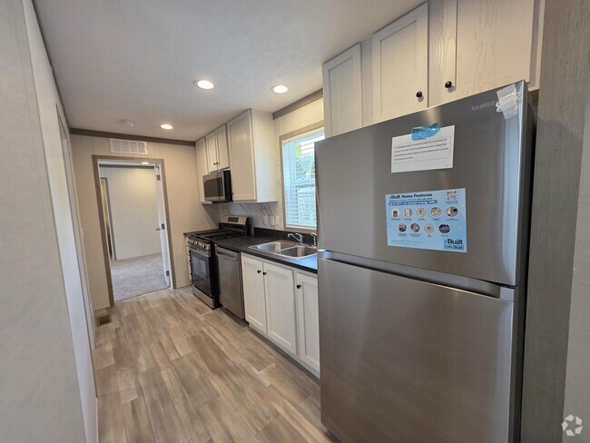 Building Photo - 1267 Avenue A Rental