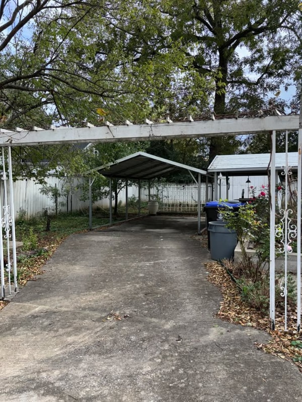 Photo - 6411 S 3rd St