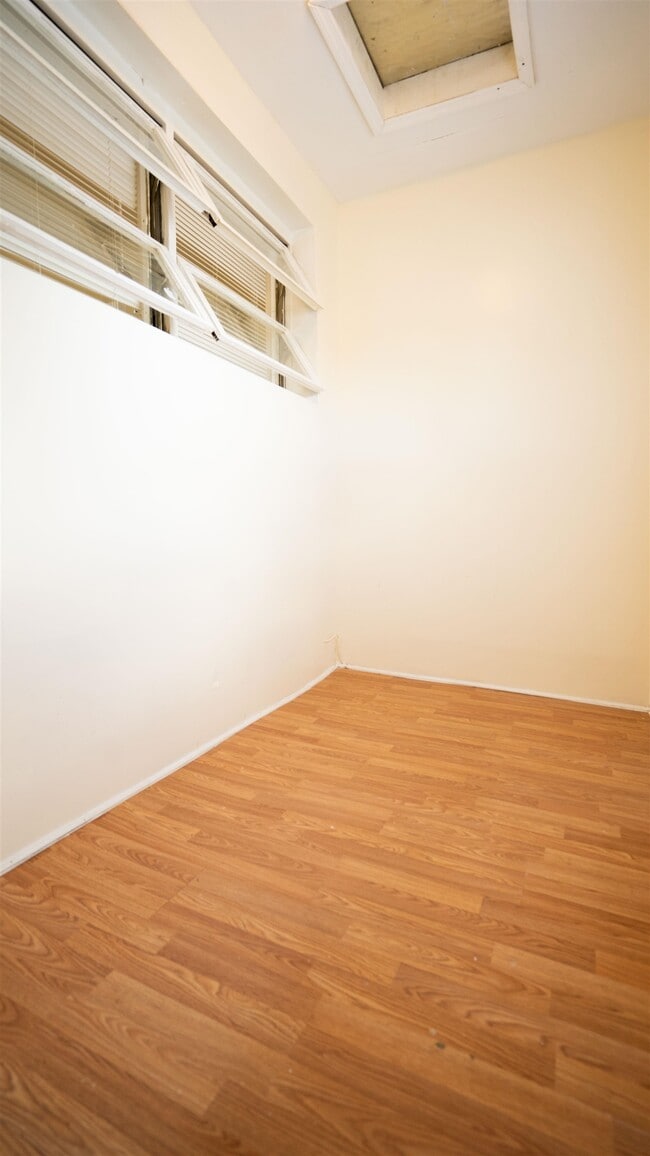 Photo - 1037 Avenue C
