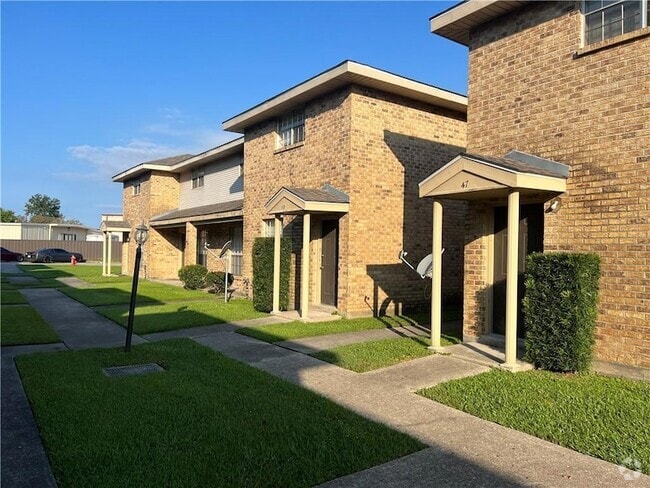 Building Photo - 126 Lakewood Dr Rental