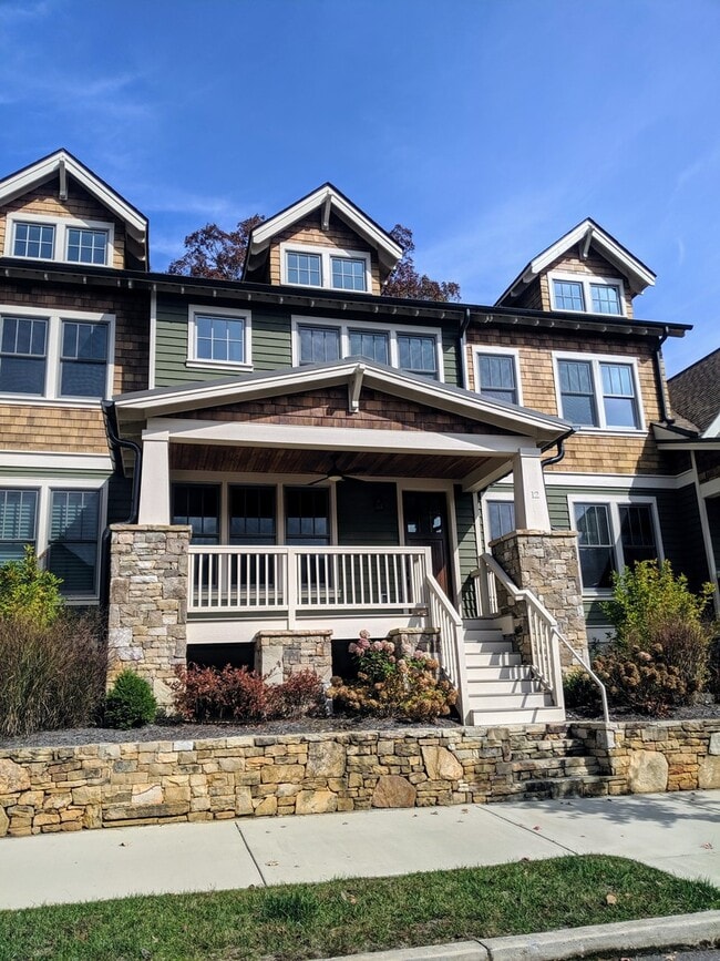 Luxurious Cheshire Village Town-home! - Luxurious Cheshire Village Town-home!
