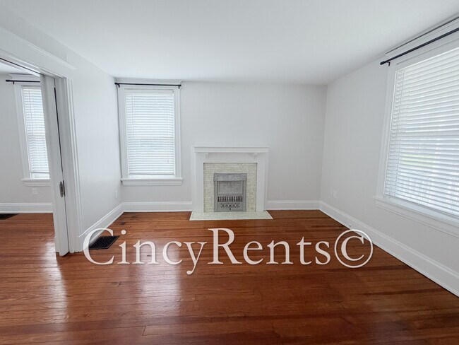 Photo - 2836 Linwood Ave Unit 1