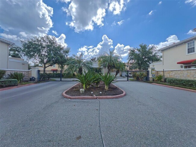 Photo - 270 Valencia Cir