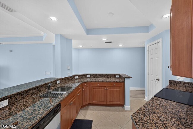 2743 First St Unit 2503