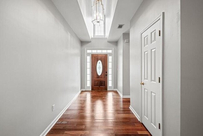 Photo - House 4 Beds 2 Baths