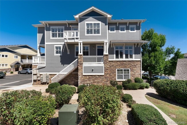 Photo - "Spacious 4-Bedroom Townhouse with Granite Finishes & Cozy Fireplace in Parker, CO!" Unidad #106