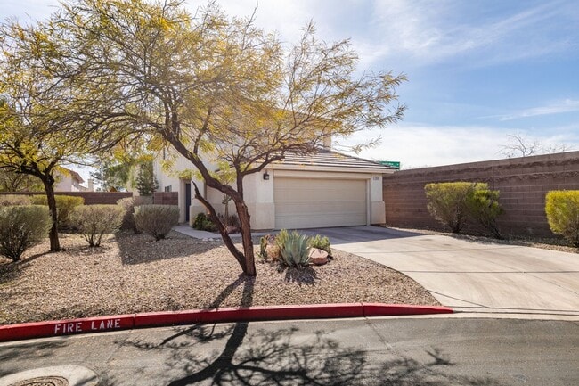 Photo - SUMMERLIN BEAUTY WITH TONS OF UPGRADES*3 LARGE BEDROOMS*COMMUNITY POOL*