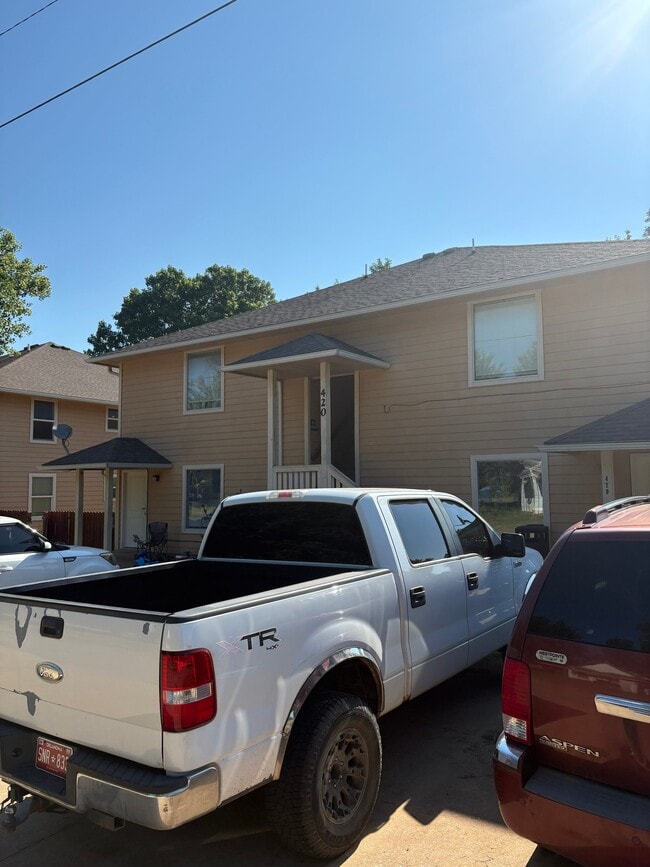 Photo - 420 W Jefferson St Unit B