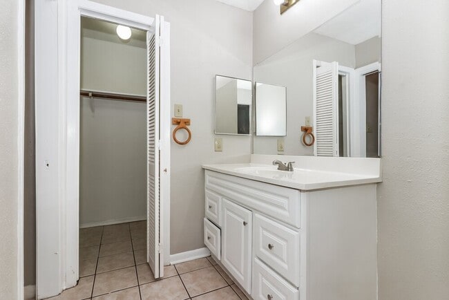 Photo - 10111 King Ranch Ln