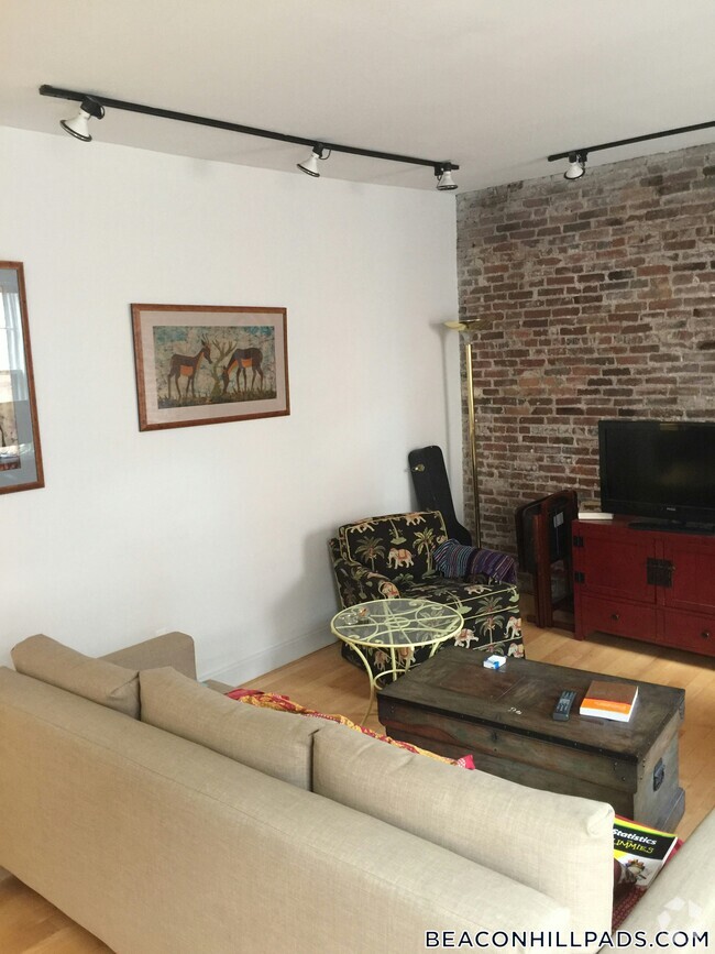 Building Photo - 68 Phillips St Unit 5 Rental