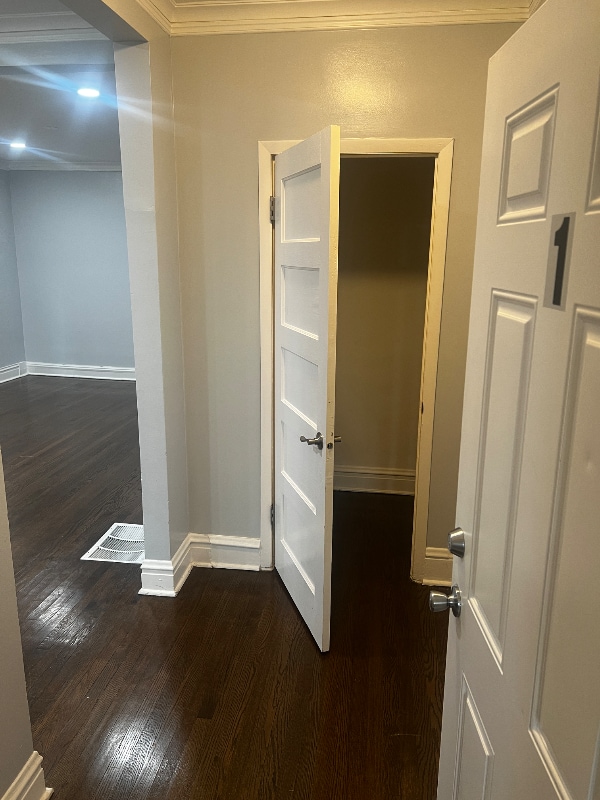 Building Photo - 6938 S Green St Unit Apt 1