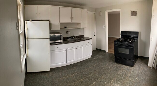 Photo - 211 Shoshone St Apartments Unit Upper
