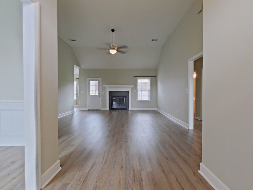 4858 Somerset Dr