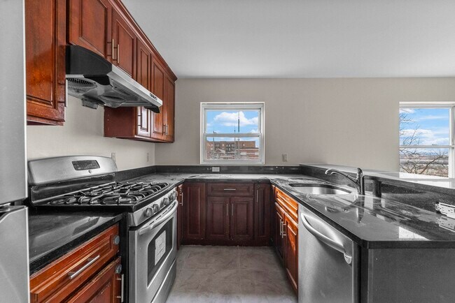 Photo - 2207-2209 Grand Ave