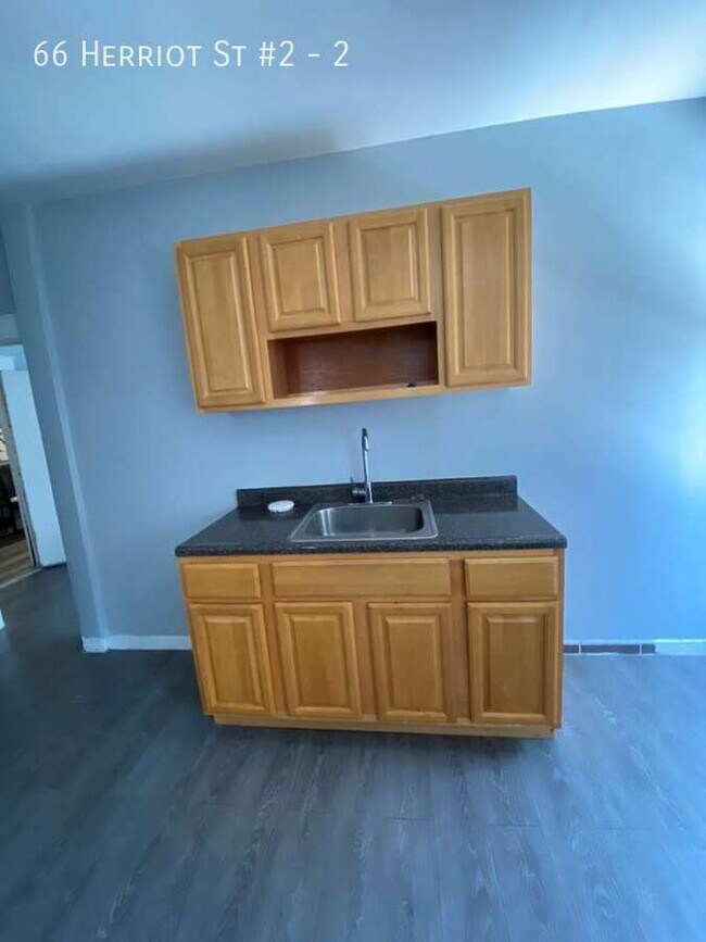 66 Herriot St Unit 2