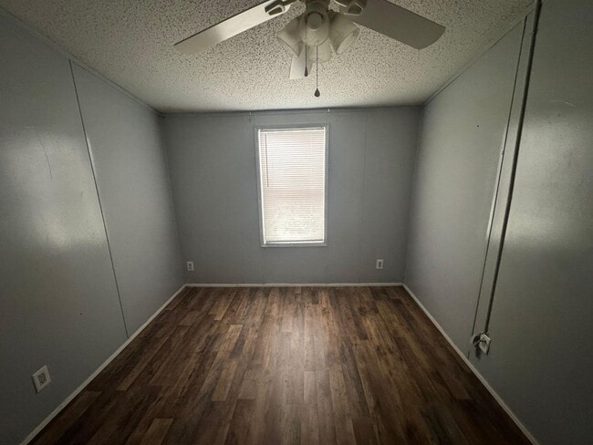 Photo - 3-Bedroom, 2-Bath Mobile Home on 1 Acre with Fenced Yard