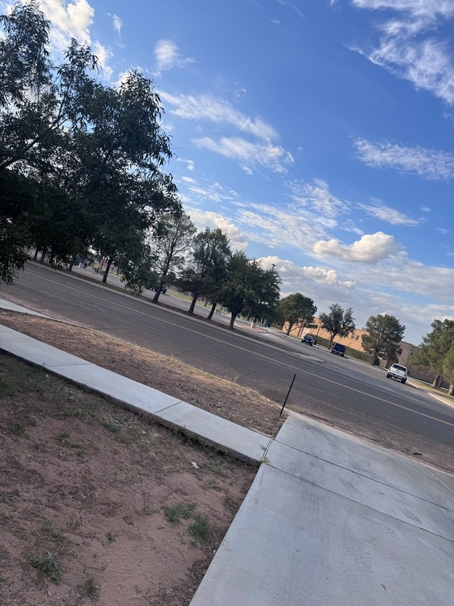 Photo - 2017 W 10th St