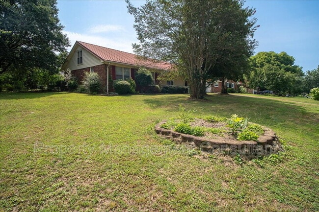 Photo - 2524 Chickasaw Dr