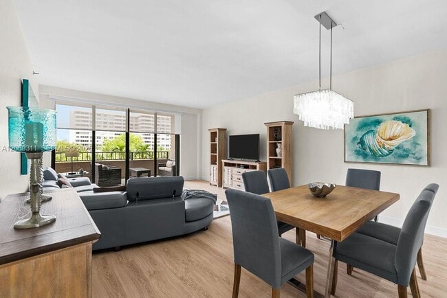 Photo - 251 Crandon Blvd Unit 325