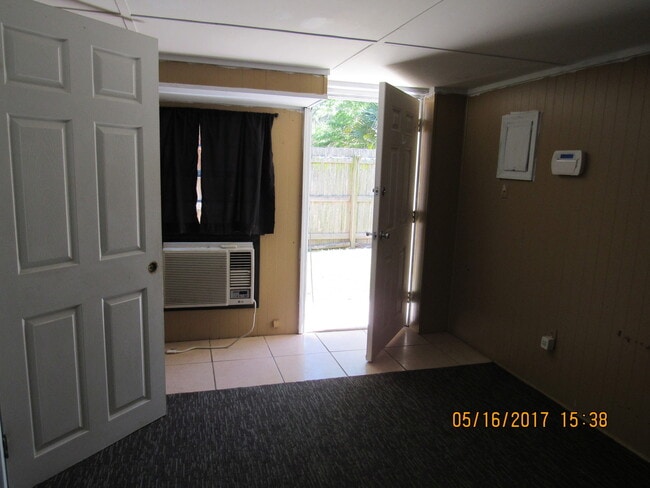Photo - 208.5COLL Unit 208 1/2 College Street B