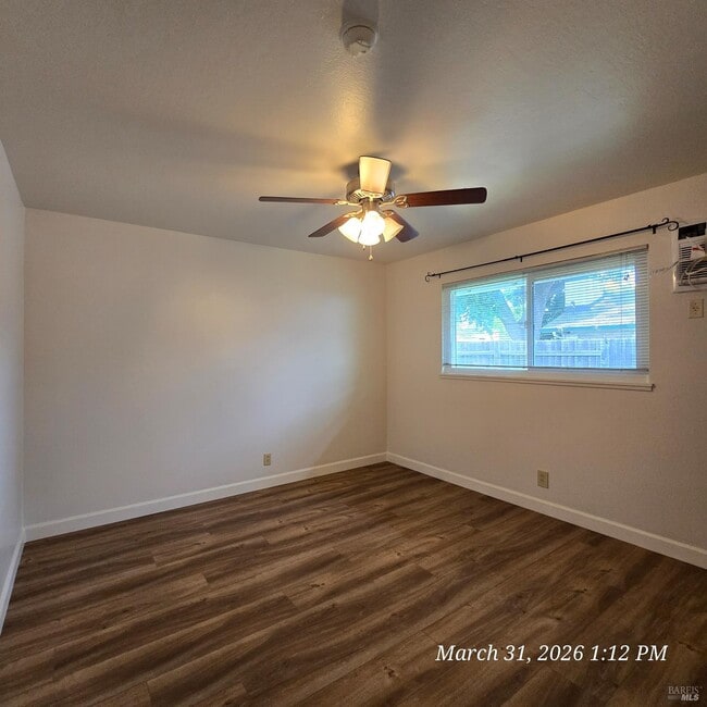 Photo - 786 Lovers Ln